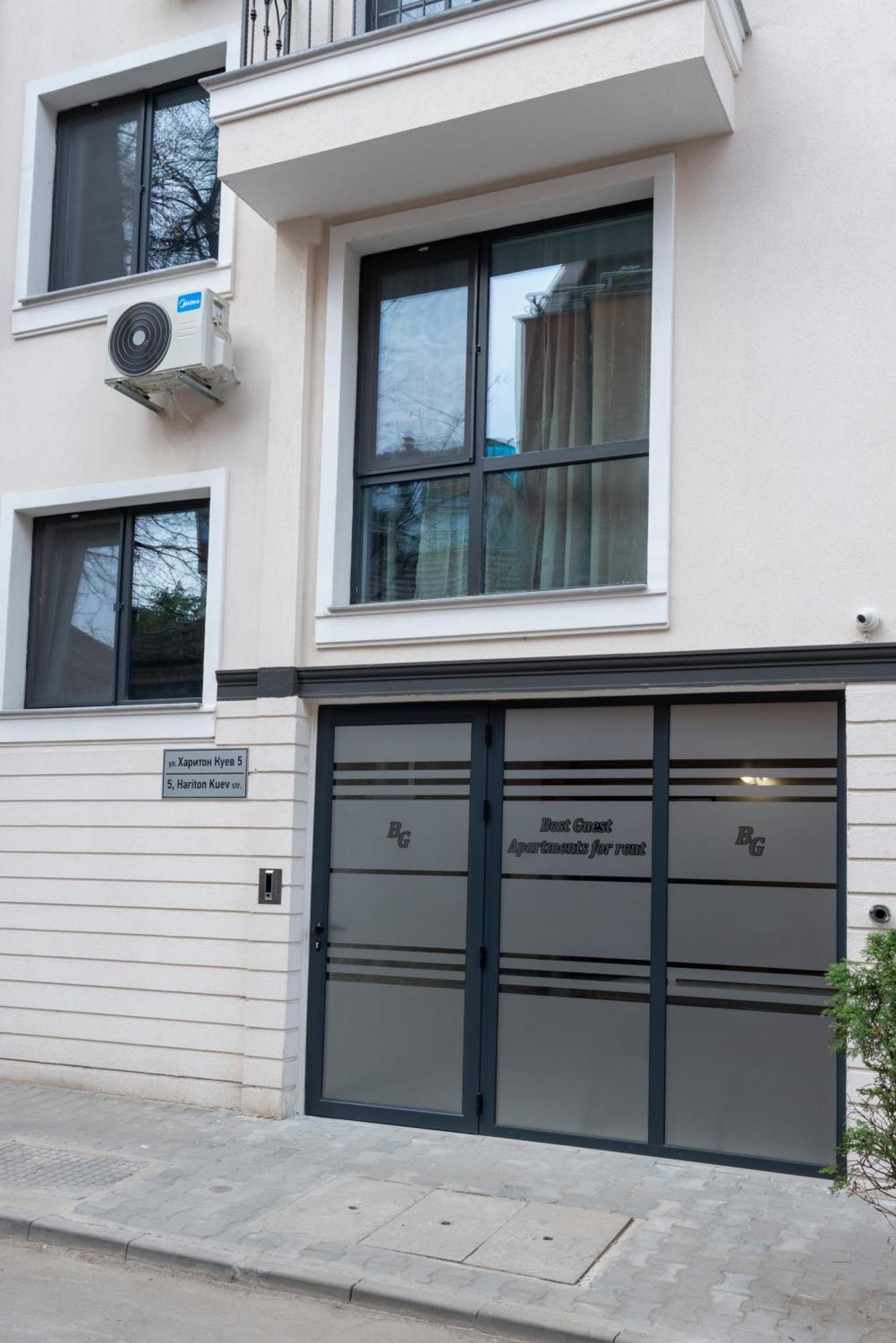 Best Guest 2 Apartments Plovdiv Exterior photo