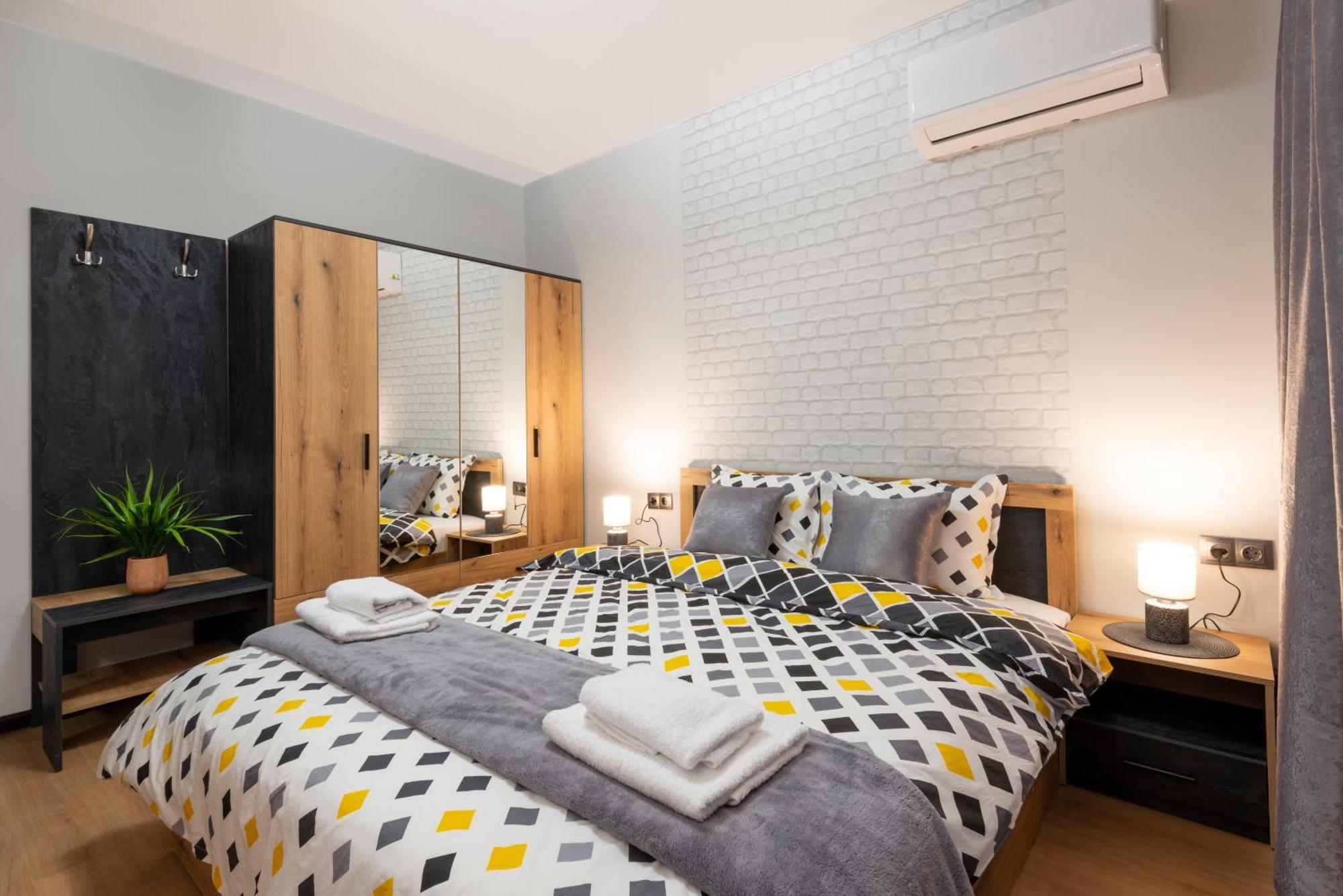 Best Guest 2 Apartments Plovdiv Exterior photo